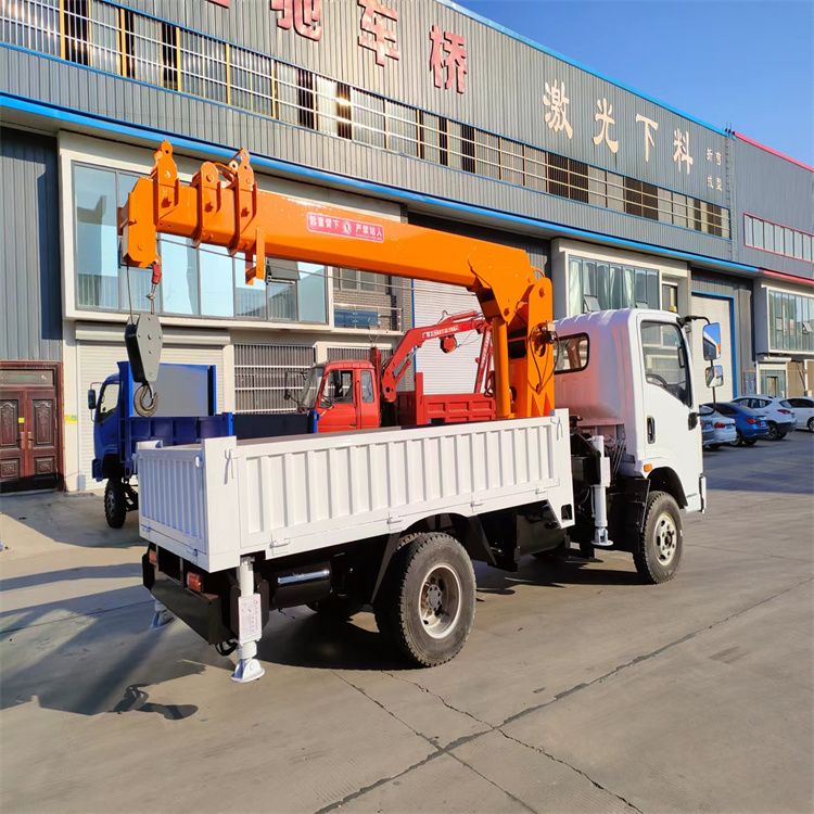 圣方济各堂区三轮随车吊定制 农用改装机自备吊中瑞长期出售